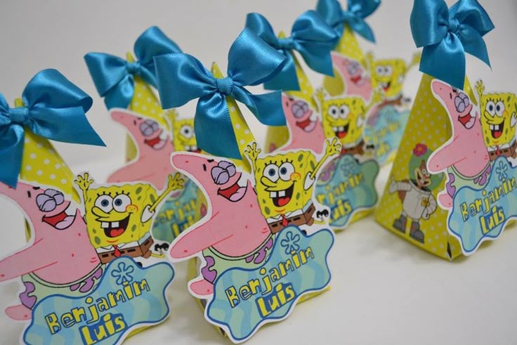 caxinha com tema bob esponja